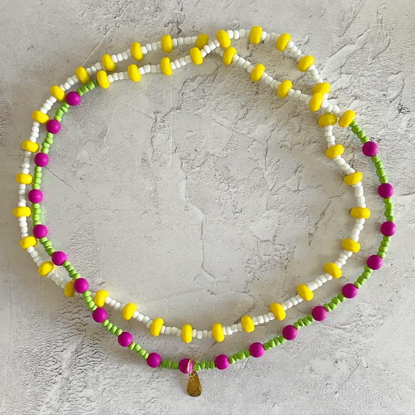 JUJUBE White, Yellow, Purple and Green Glass Beaded Necklace