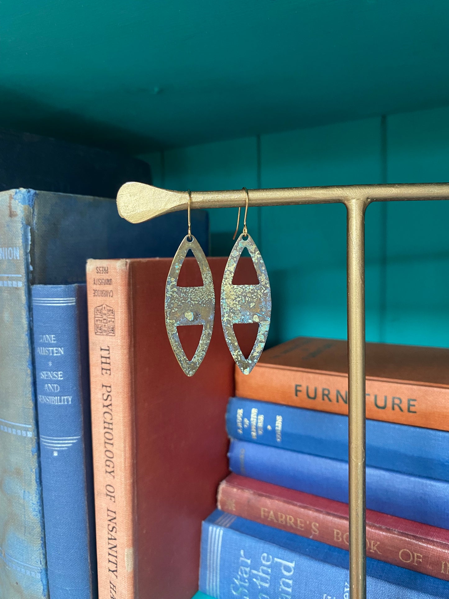 SKATHOW Patinated Brass Earrings