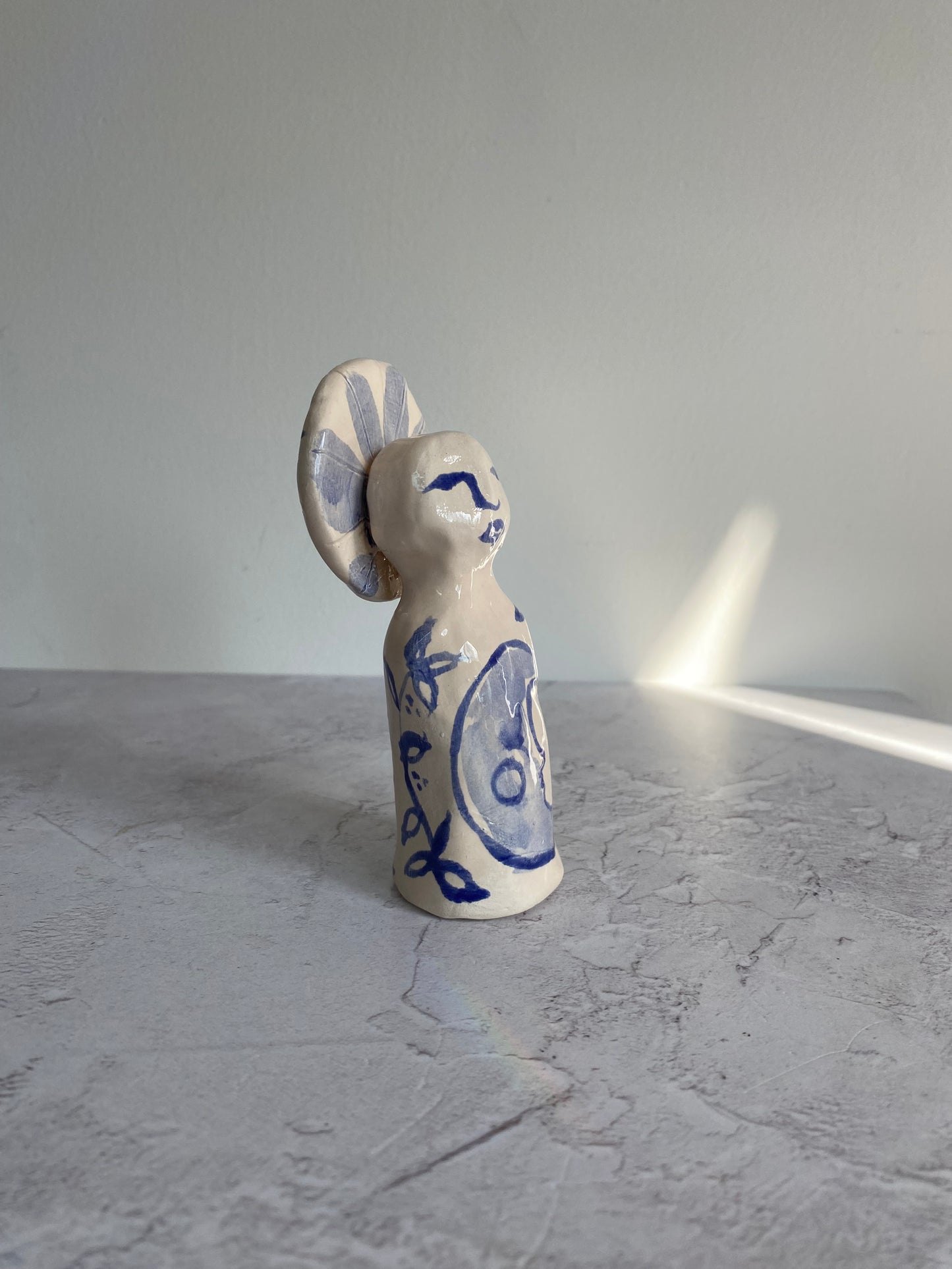 Illustrated Blue and white Altar Woman Shrine Figurine