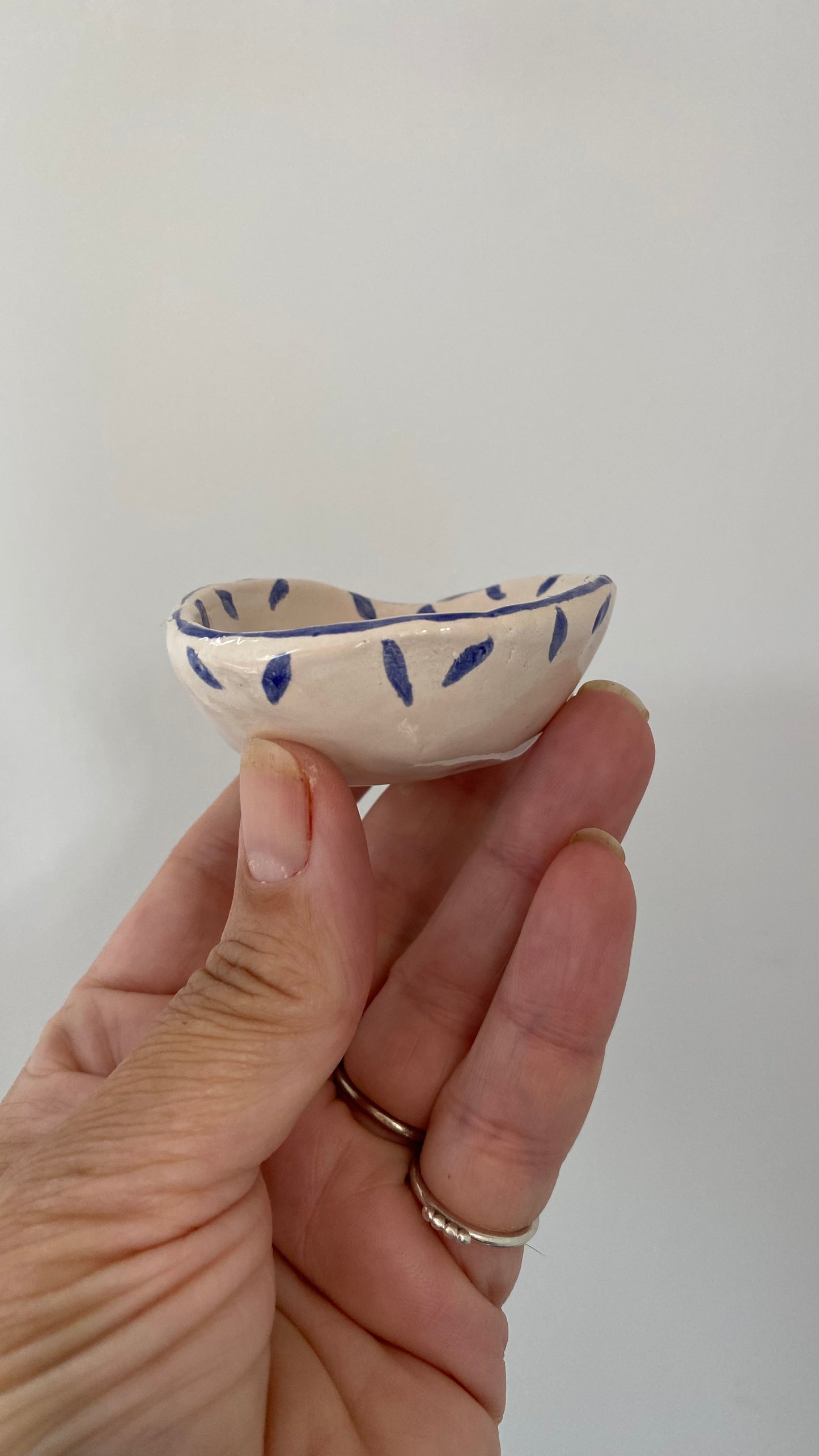 Ceramic Trinket Dish - Decorative Bowl - Ring Dish - Illustration - Bird - Delft Inspired