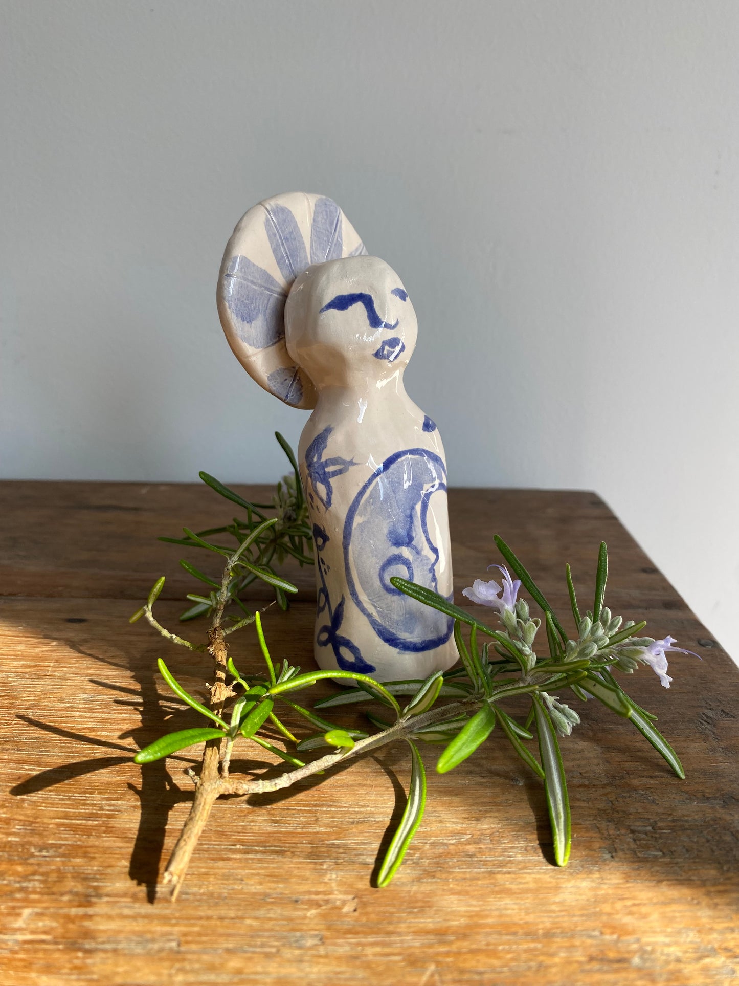 Illustrated Blue and white Altar Woman Shrine Figurine