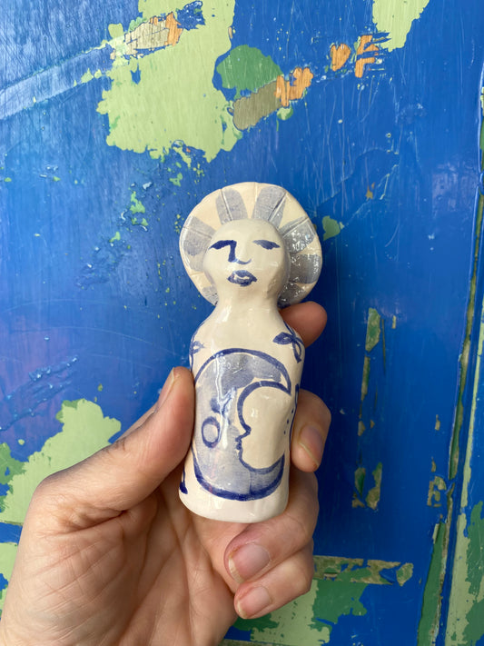 Illustrated Blue and white Altar Woman Shrine Figurine