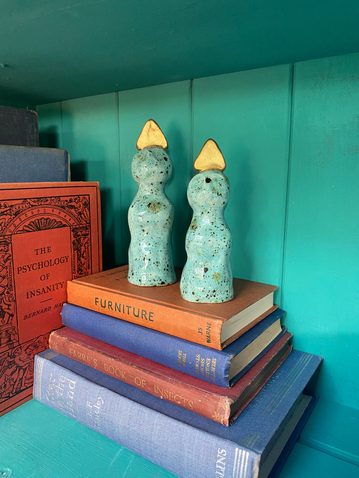 Altar Woman Figurine - Ceramic - Turquoise Speckled - Gold
