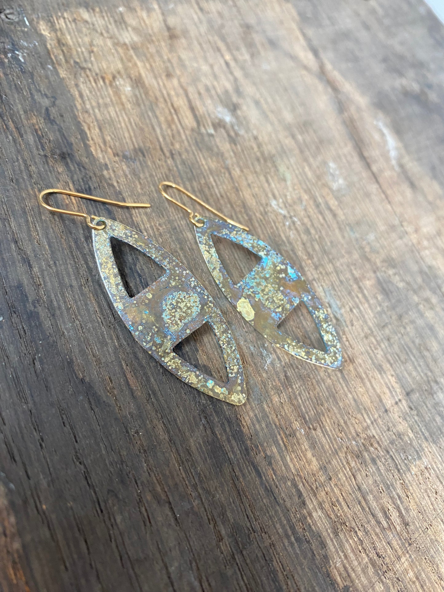 SKATHOW Patinated Brass Earrings