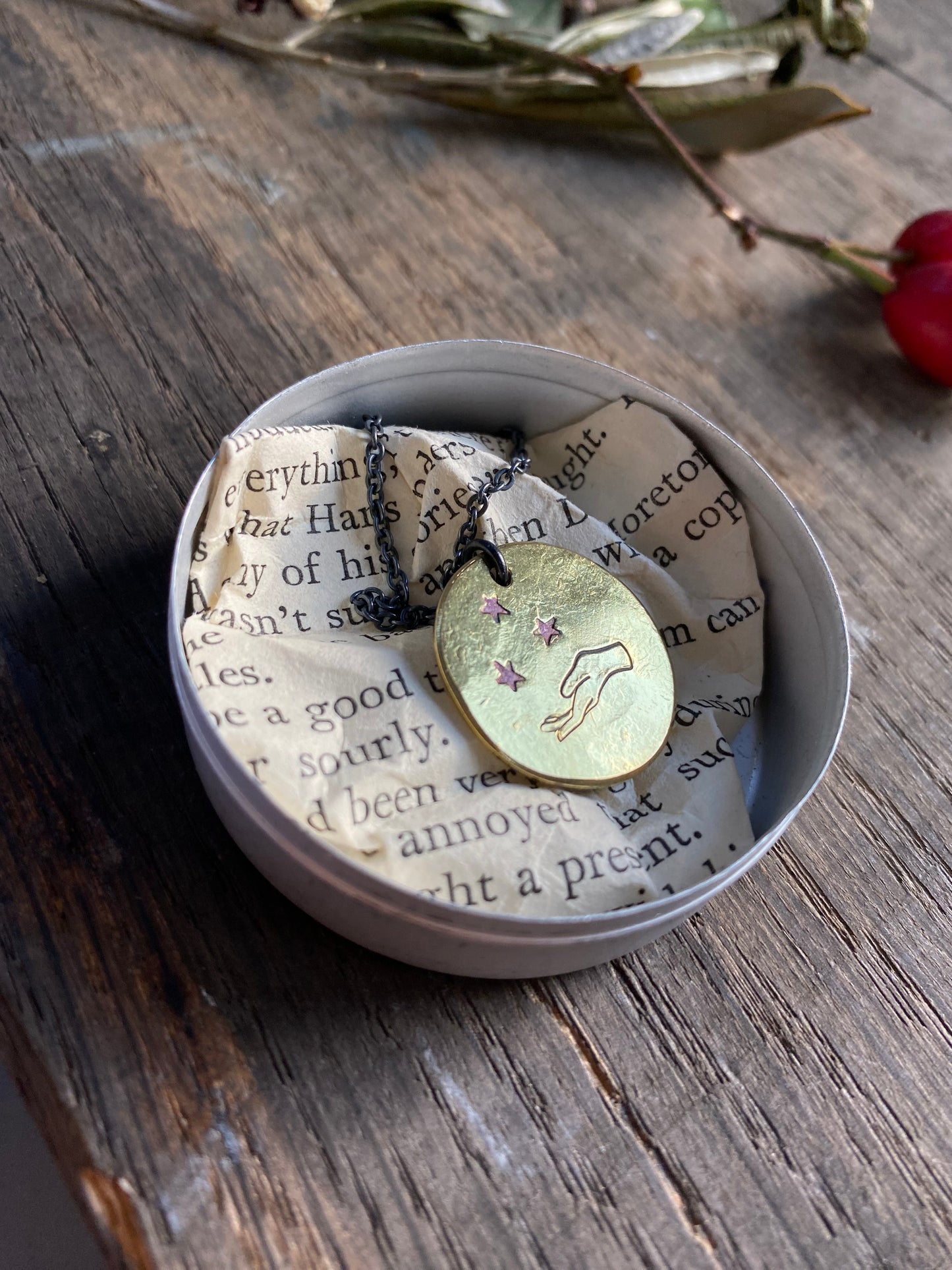 GIFT Pendant Necklace in Gift Tin
