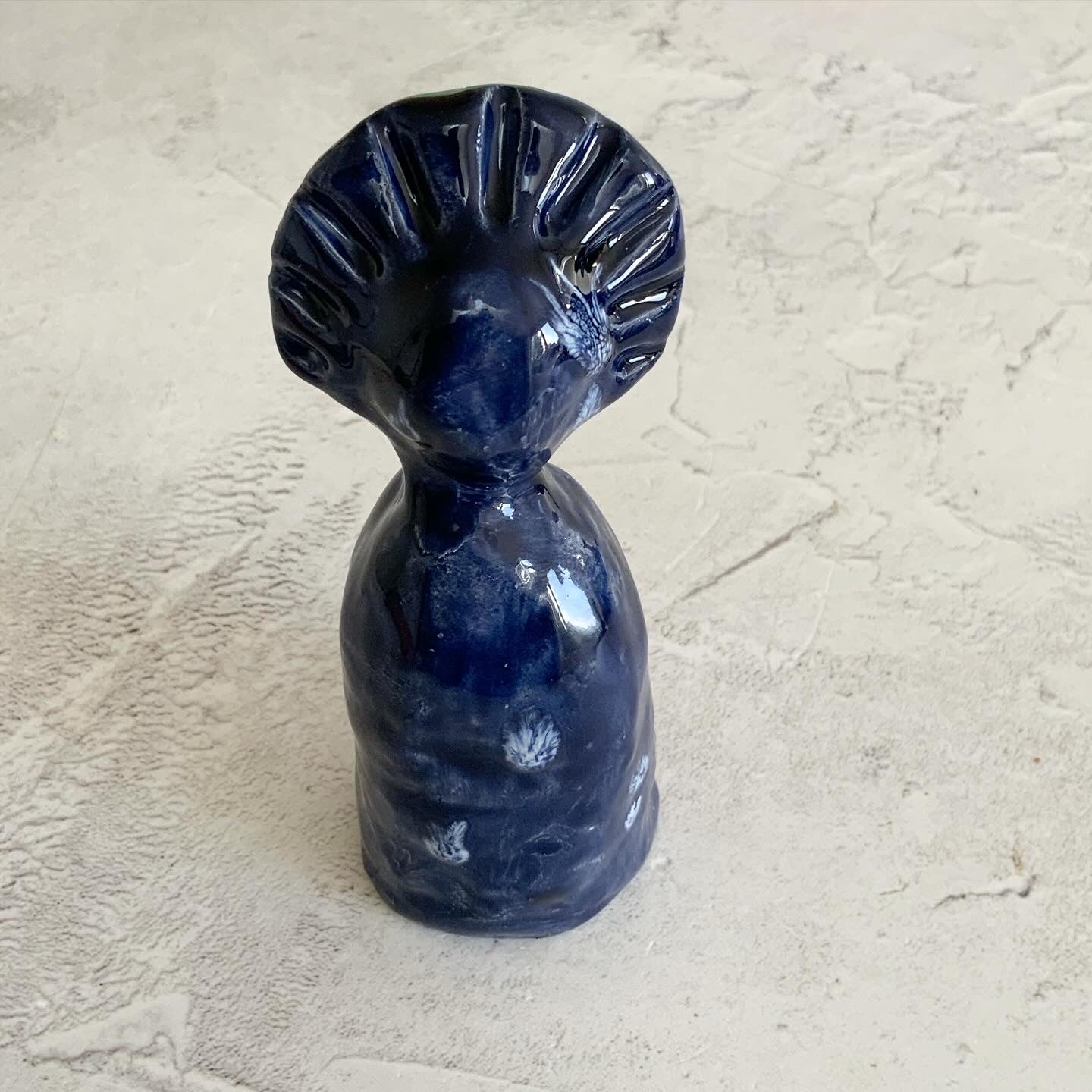 Ceramic Altar Women - Dark Blue and White