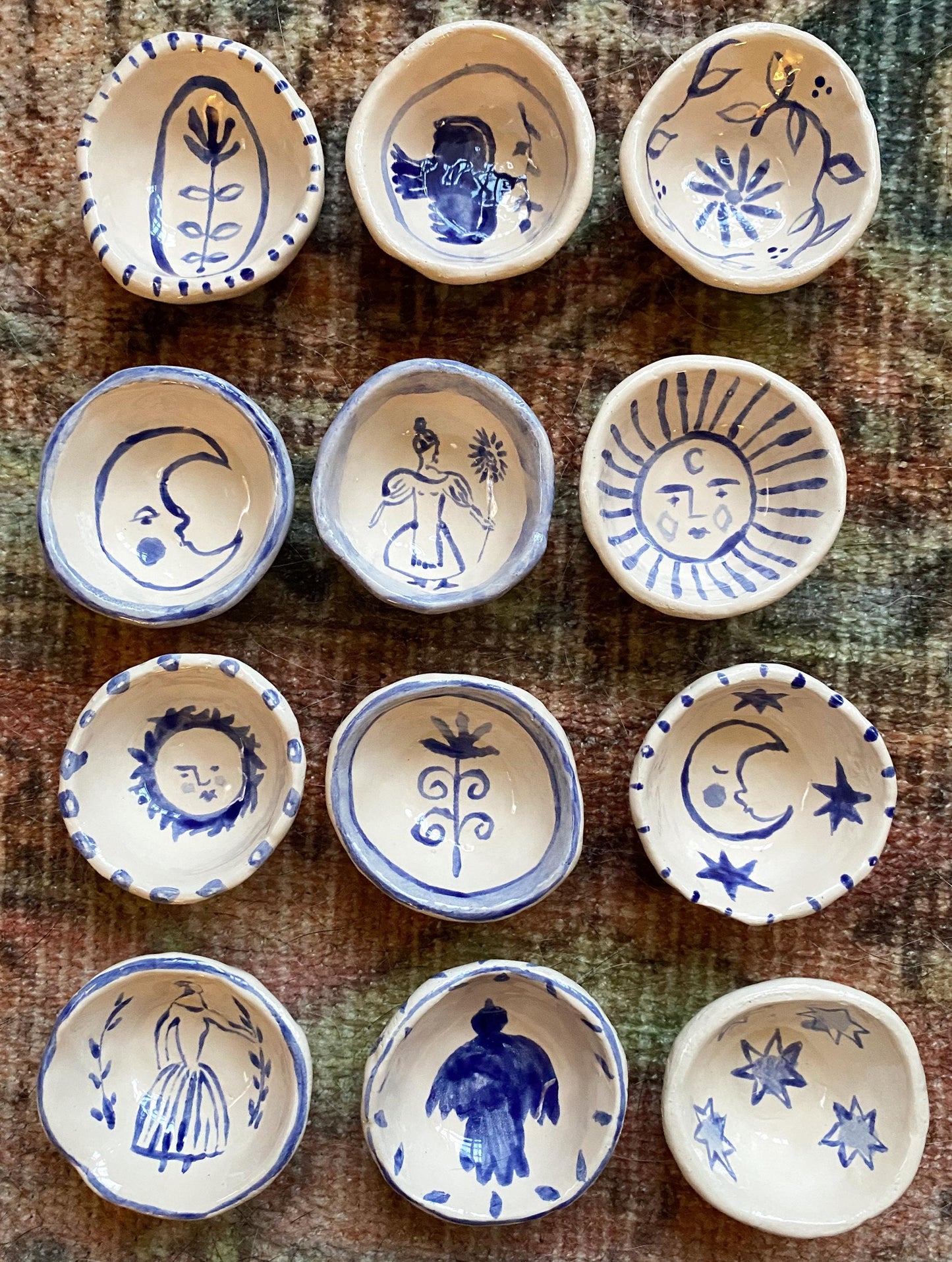 Ceramic Trinket Dish - Decorative Bowl - Ring Dish - Figure - Illustration - Lady - Delft Inspired