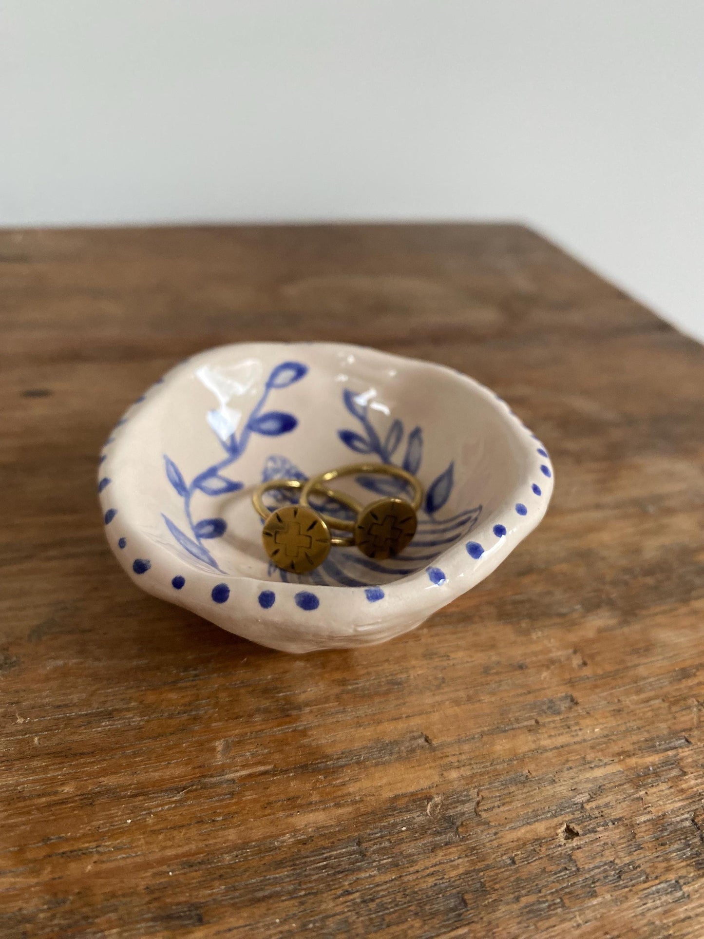 Ceramic Trinket Dish - Decorative Bowl - Ring Dish - Figure - Illustration - Lady - Delft Inspired