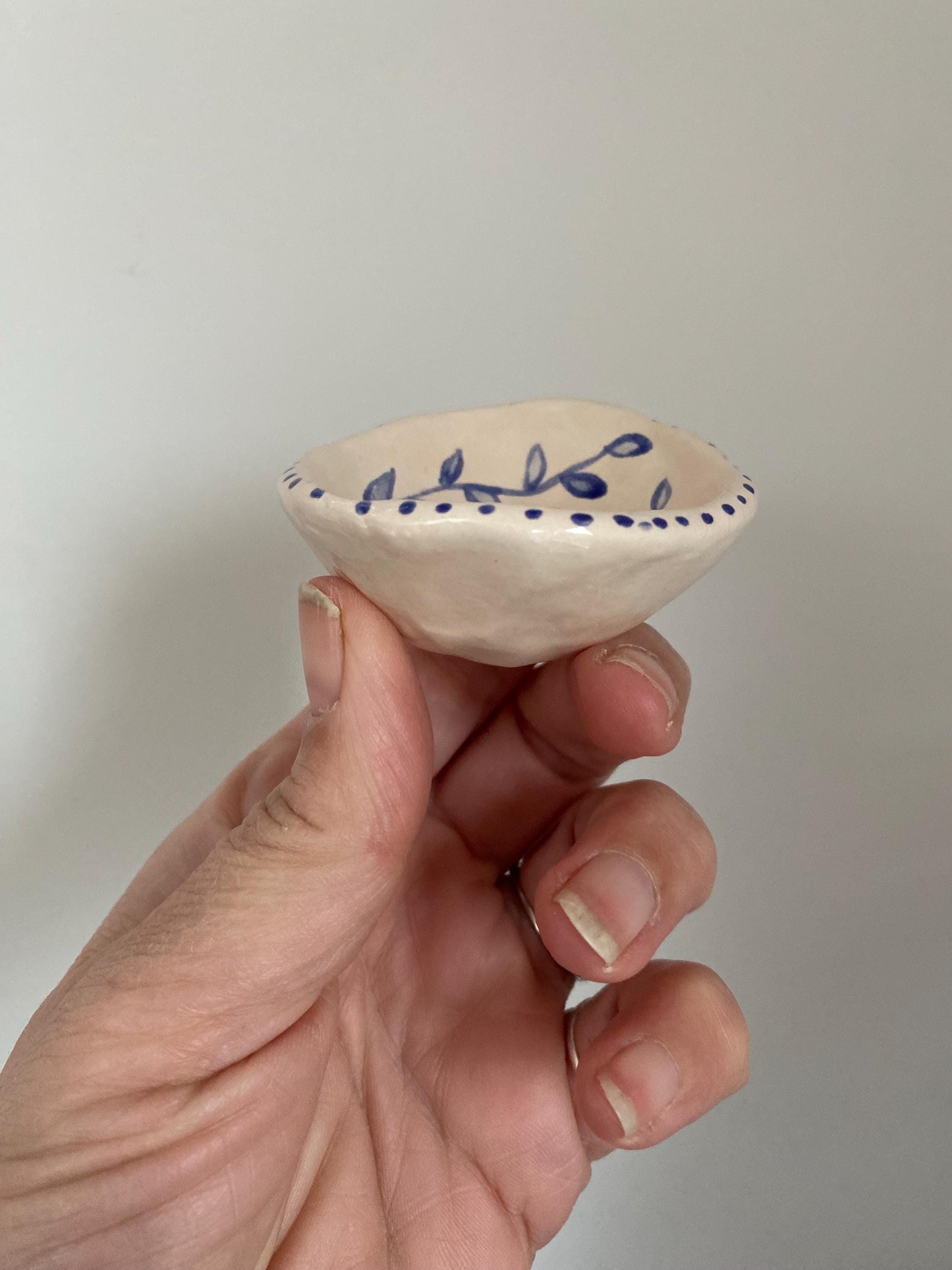Ceramic Trinket Dish - Decorative Bowl - Ring Dish - Figure - Illustration - Lady - Delft Inspired