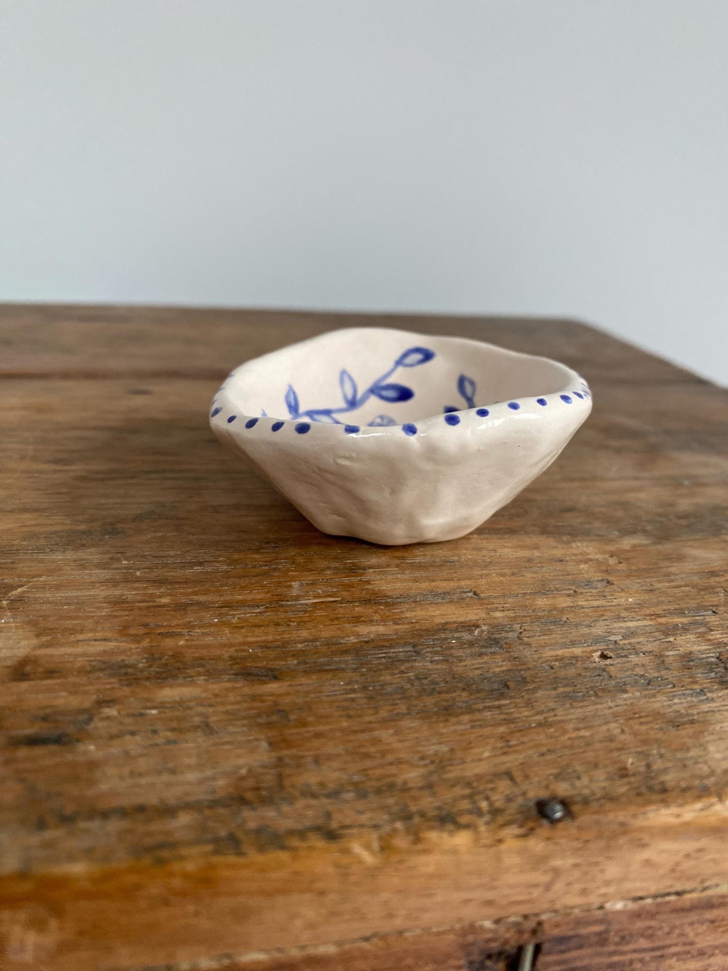 Ceramic Trinket Dish - Decorative Bowl - Ring Dish - Figure - Illustration - Lady - Delft Inspired